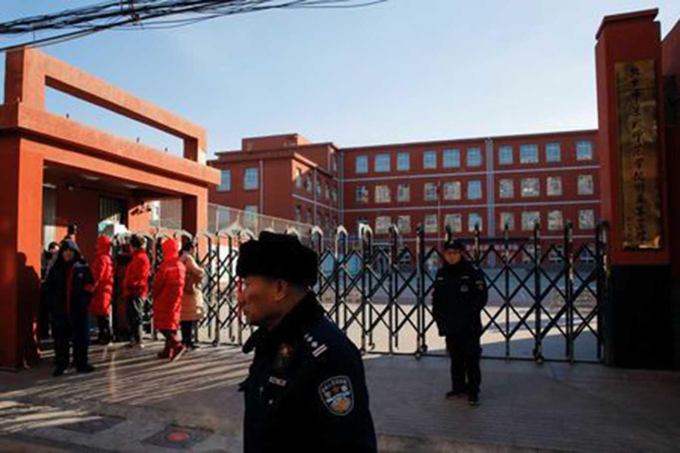 Çin'de ilkokula bıçaklı saldırı: 20 yaralı